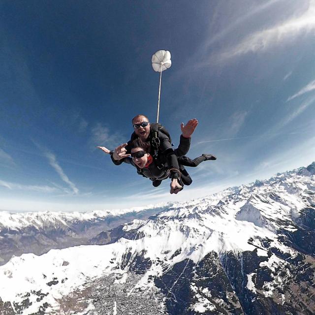 Saut en parachute dans la région de Verbier