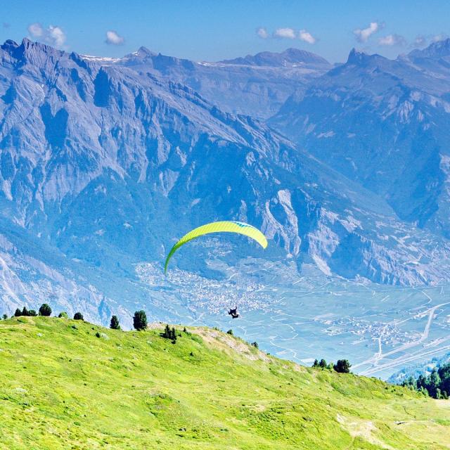 parapente-la-tzoumaz-ete.jpg